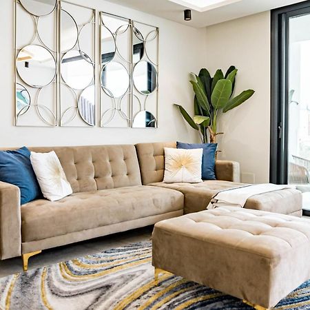Inf25E- Tastefully Furnished Flat, Estepona Center Esterno foto