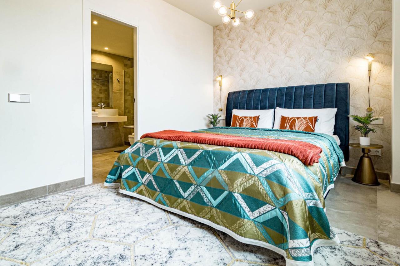Inf25E- Tastefully Furnished Flat, Estepona Center Esterno foto