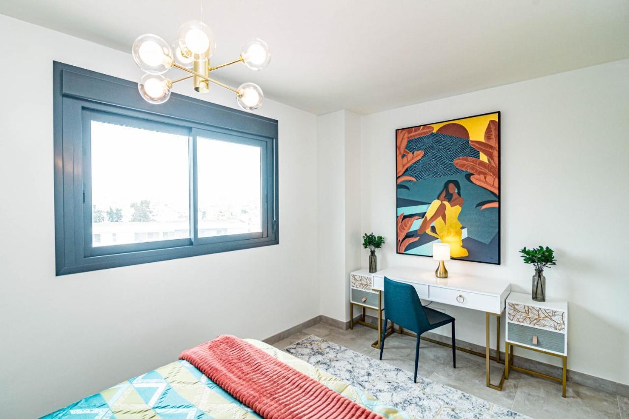 Inf25E- Tastefully Furnished Flat, Estepona Center Esterno foto